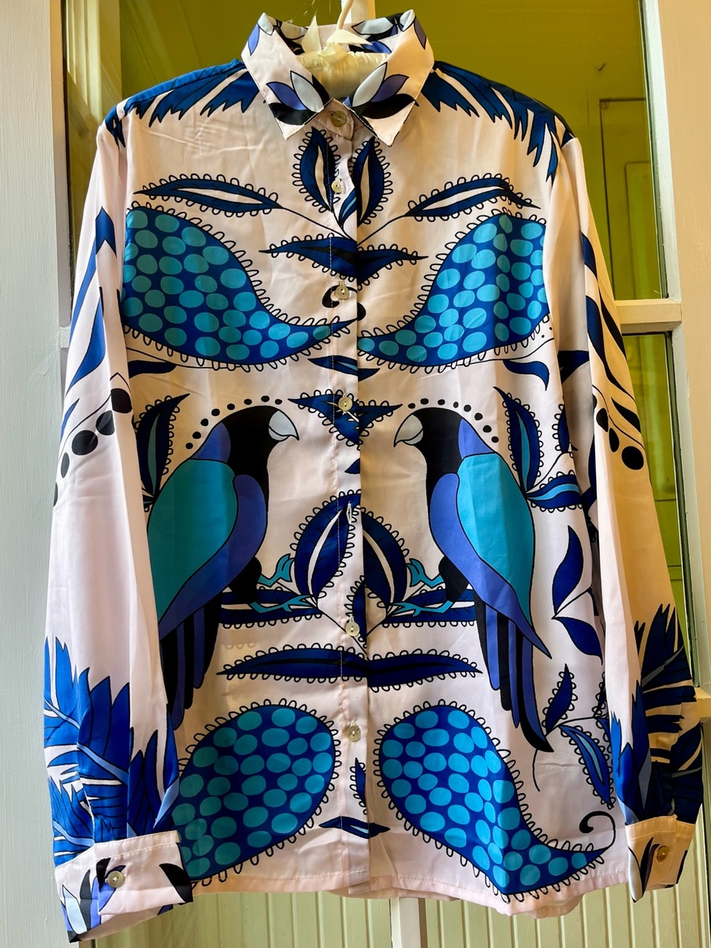 NWT Bianca of France Cool Blues Button-Up Blouse with Parrots & Tropical Flora